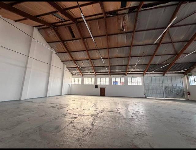 INDUSTRIAL PROPERTY TO RENT IN NORTH END